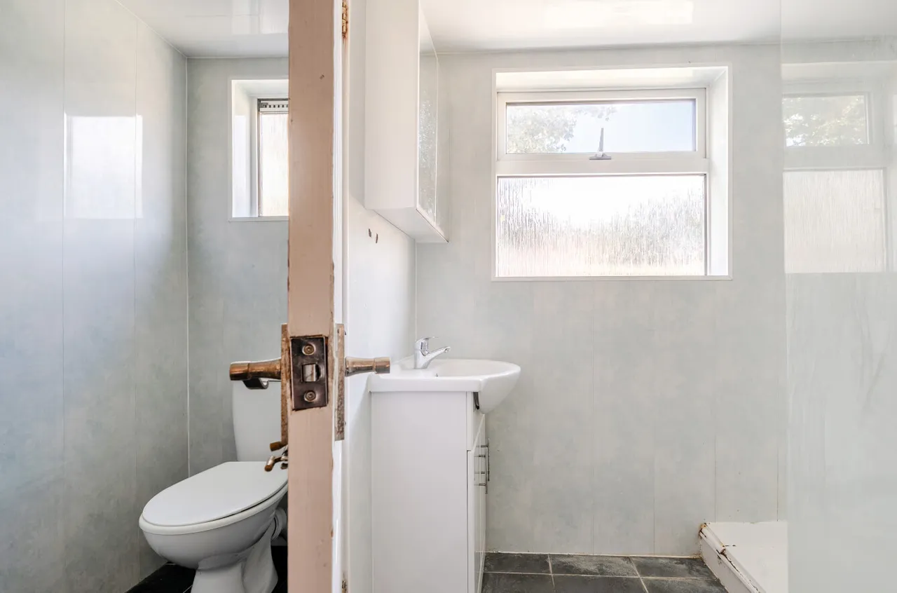 Harold Road, Southsea, PO4, photo 26