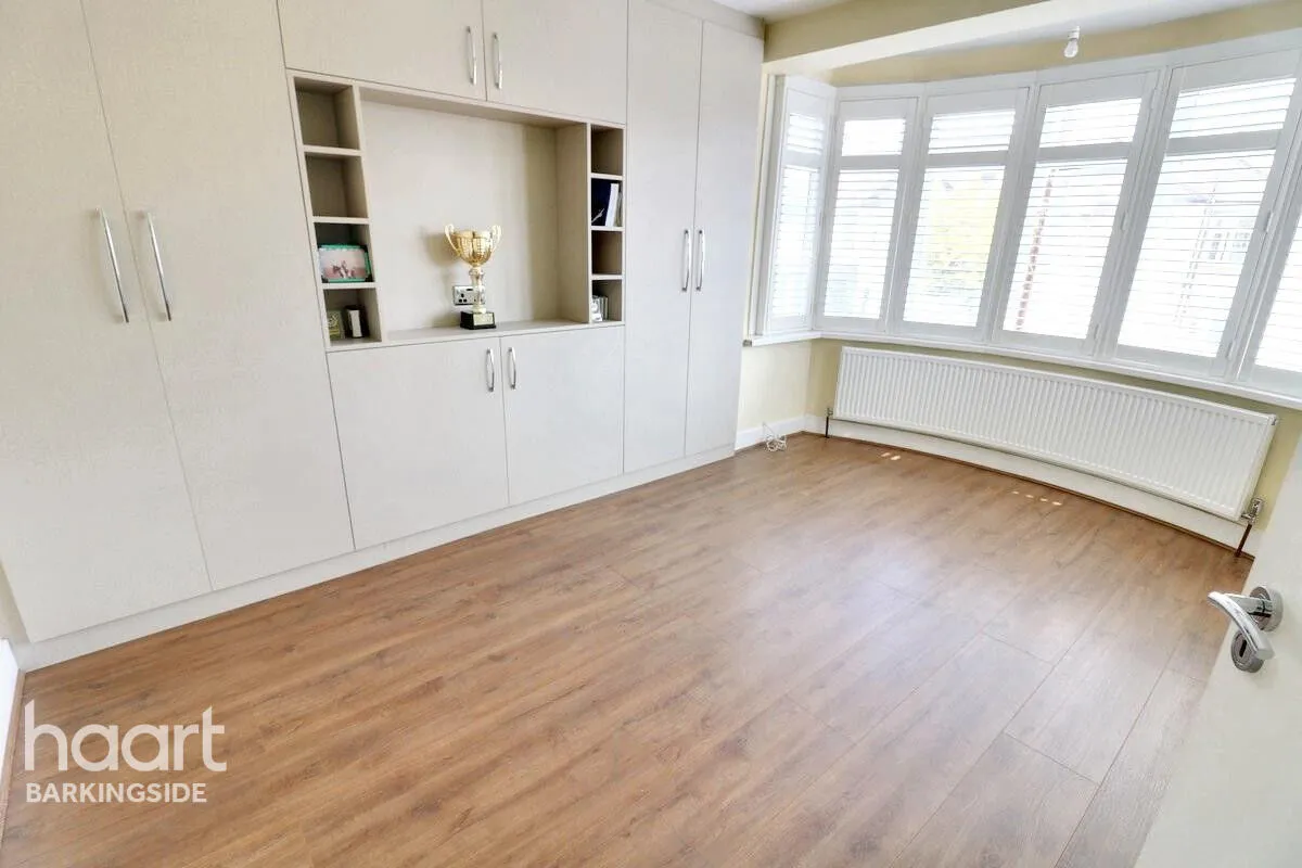 Fairlop Road, Barkingside, IG6, photo 12