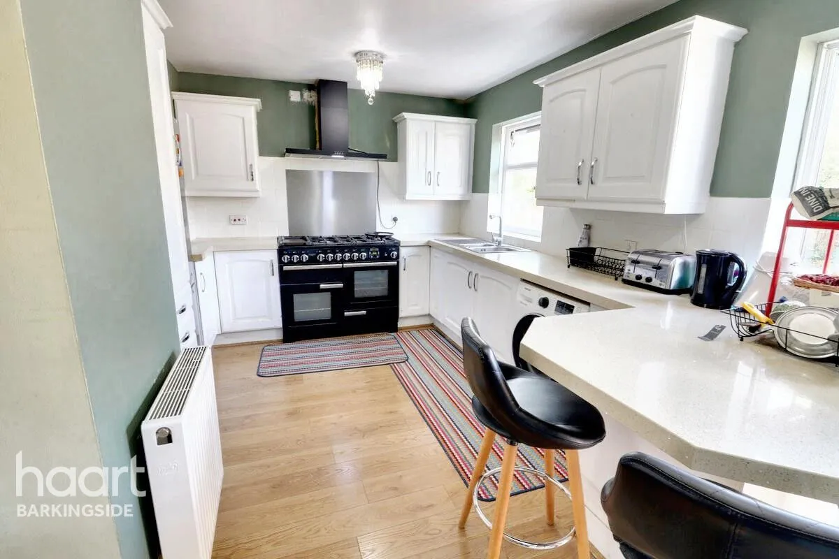 Fairlop Road, Barkingside, IG6, photo 6