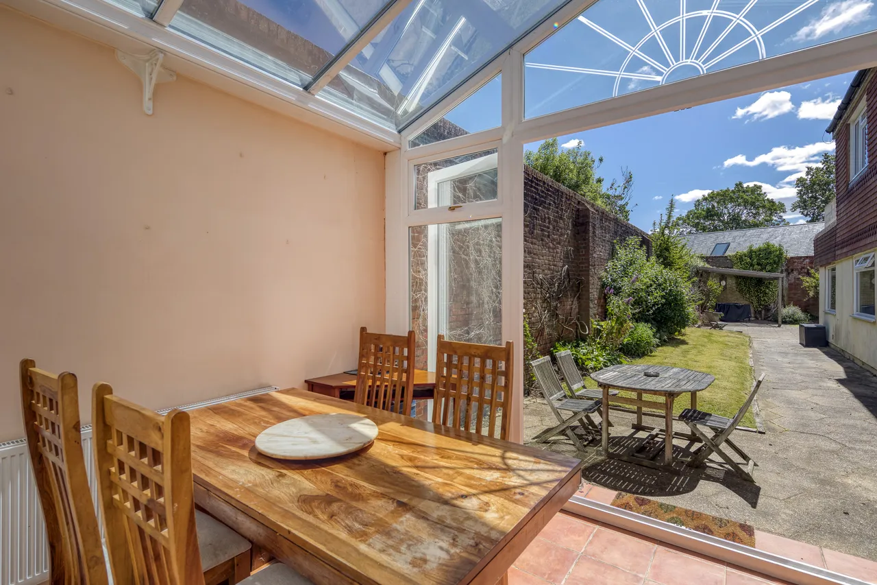 Coombe Hill Road, Kingston Upon Thame..., photo 7