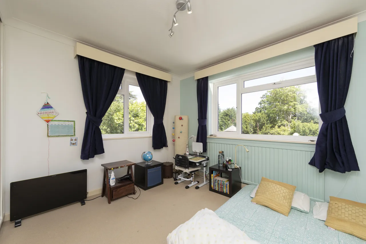 Coombe Hill Road, Kingston Upon Thame..., photo 12