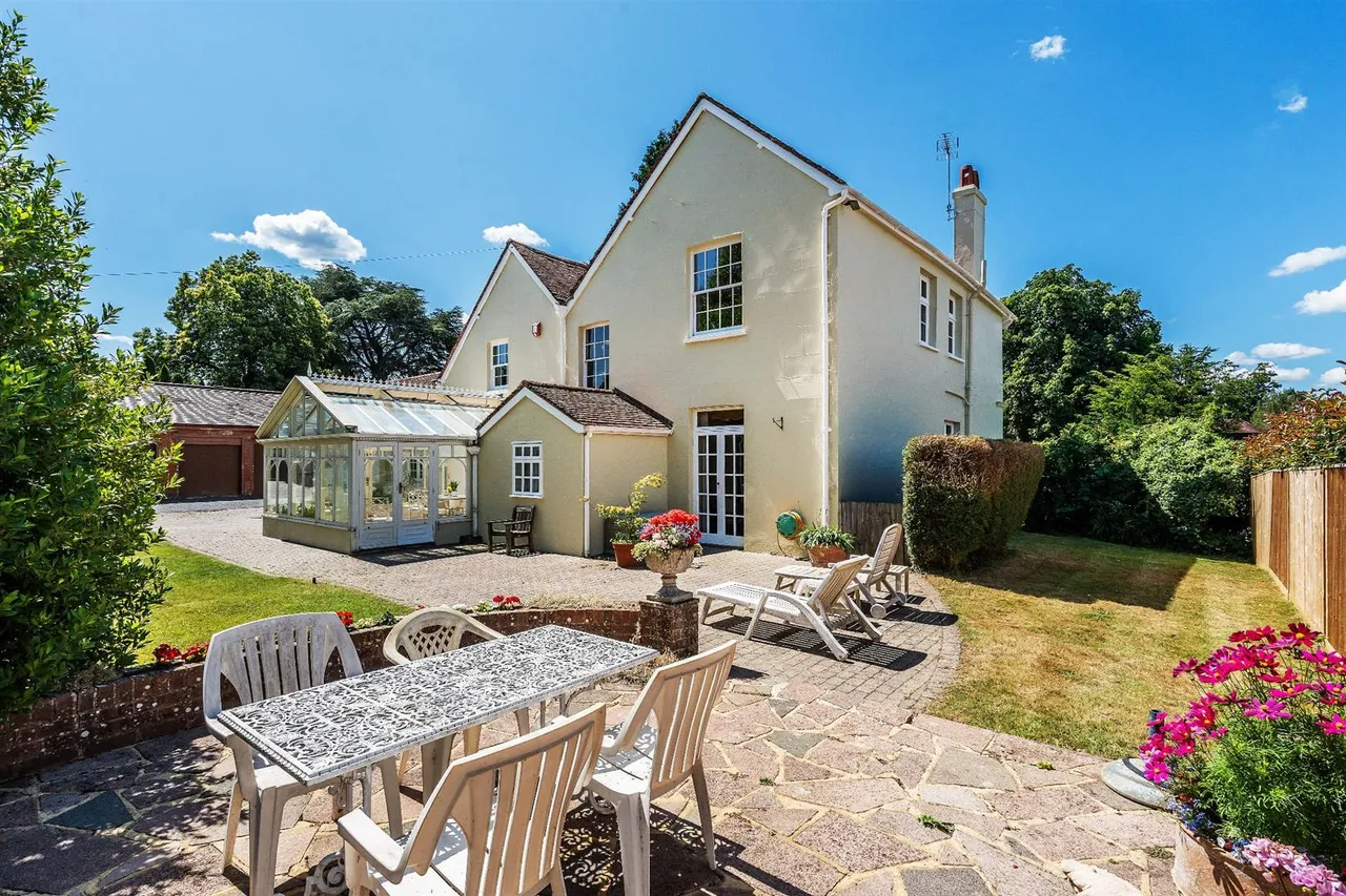 Eastwick Drive, Great Bookham, KT23, photo 2
