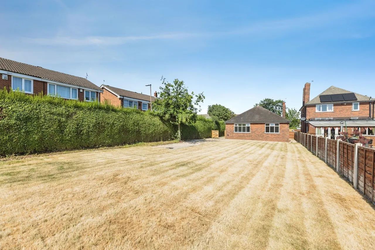 Chequerfield Avenue, Pontefract, photo 9
