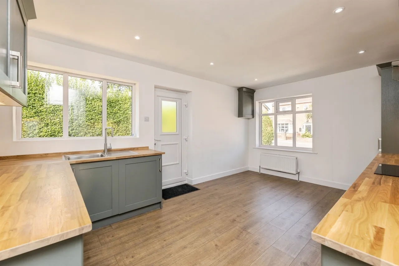 Chequerfield Avenue, Pontefract, photo 8