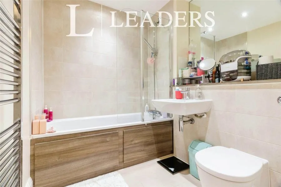 Sherwood Way, Epsom, KT19, photo 9