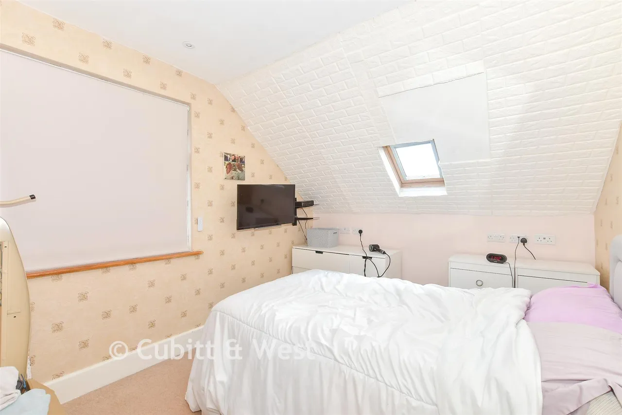 Livesay Crescent, Worthing, BN14, photo 10