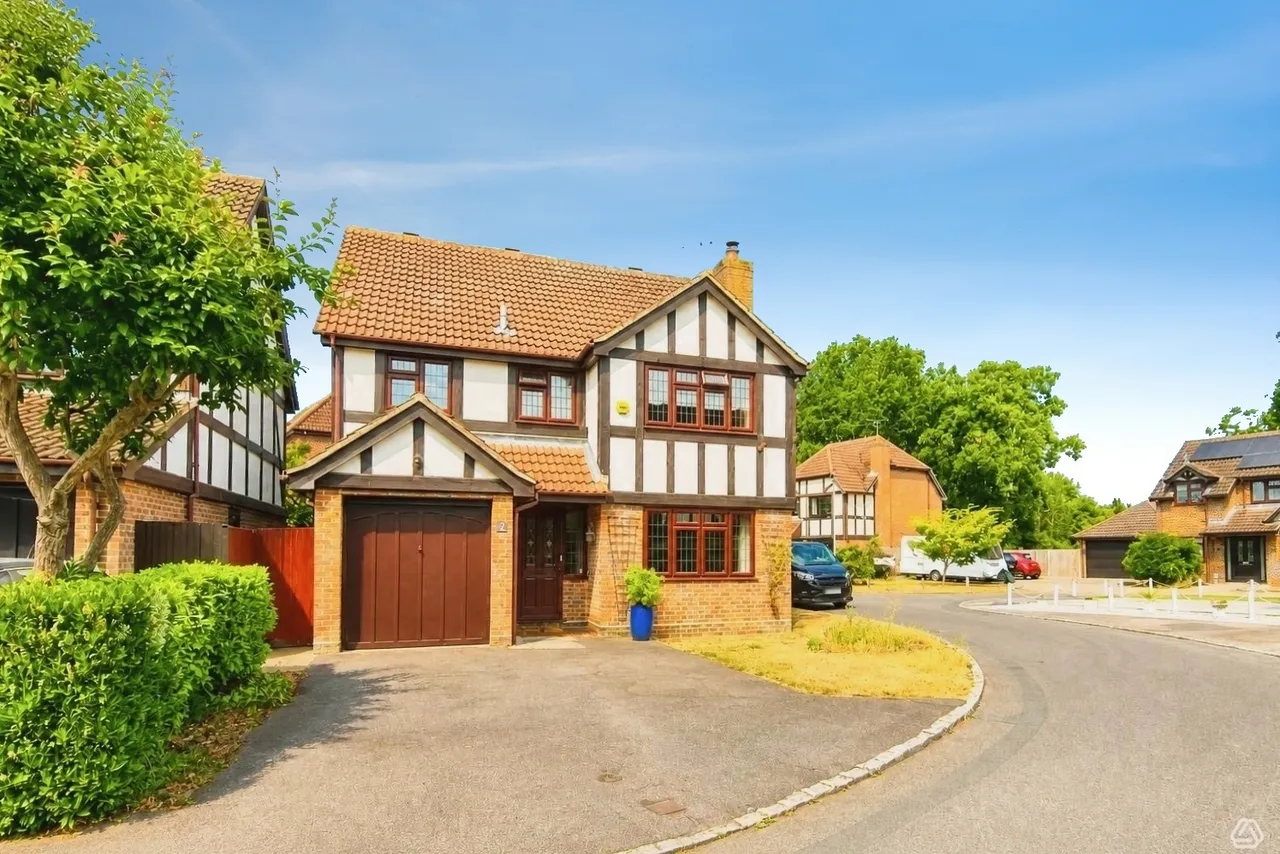 4 bed house for sale — Bacon Close, College Town, Sandhurst, Berkshire, GU47 0FP