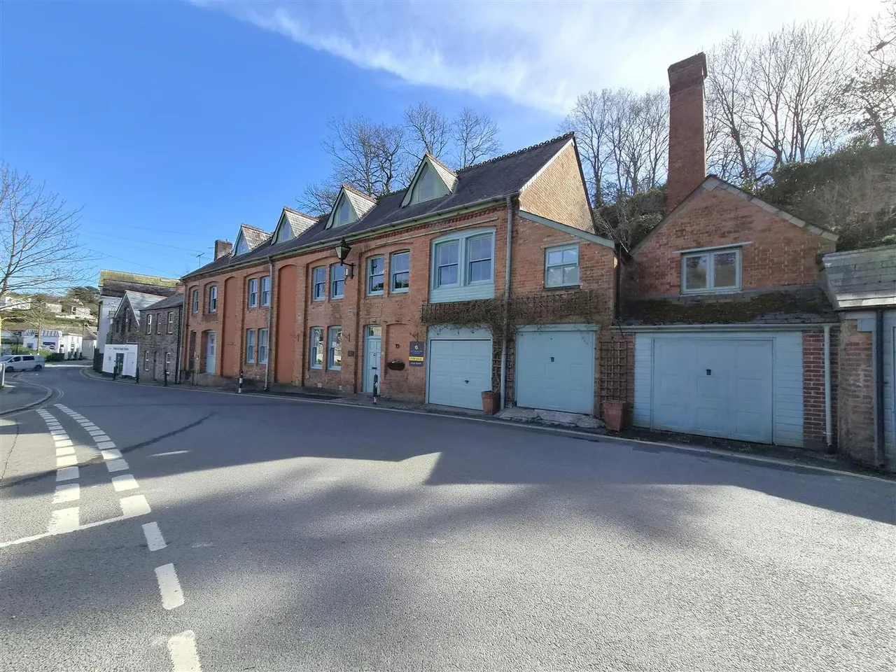7 bed house for sale, Station Road, Fowey