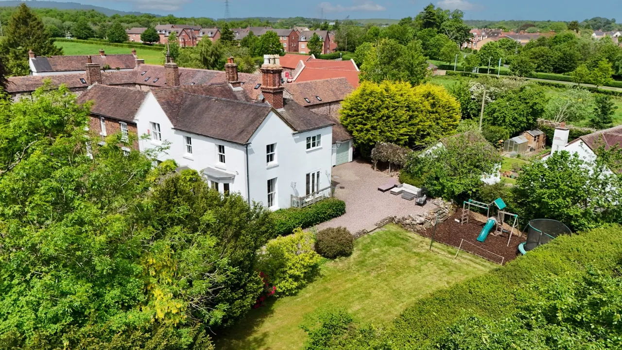 Woodlands House, Woodlands Lane, Horsehay TF4 3QF, photo 4