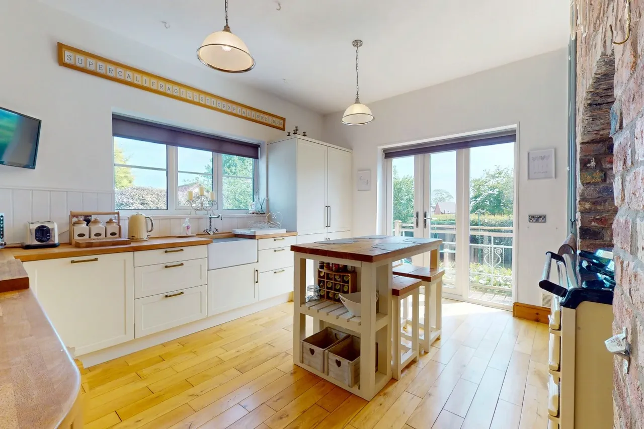 Woodlands House, Woodlands Lane, Horsehay TF4 3QF, photo 2