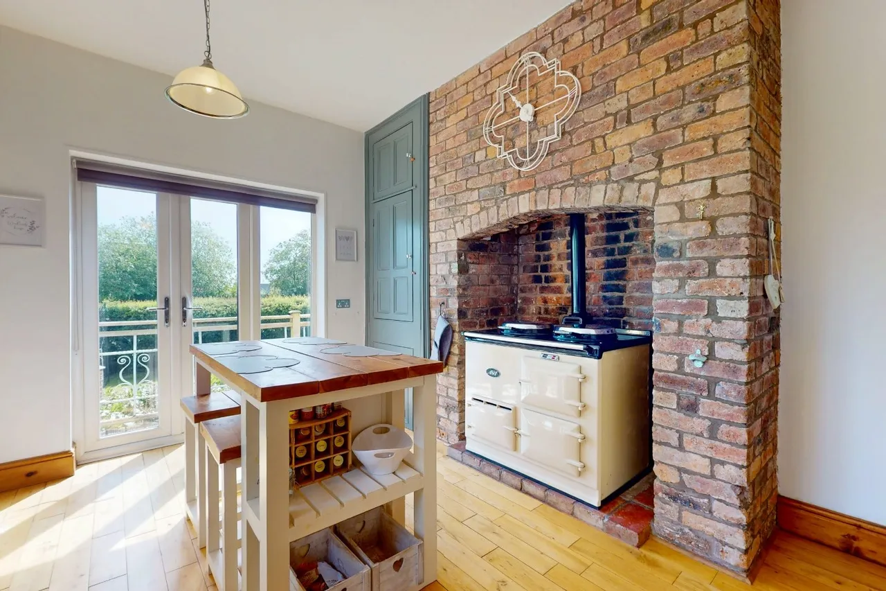 Woodlands House, Woodlands Lane, Horsehay TF4 3QF, photo 6