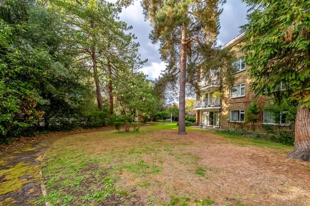 Court Road, SE9, photo 13