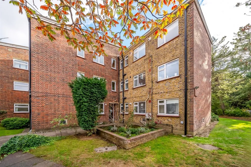 Court Road, SE9, photo 11