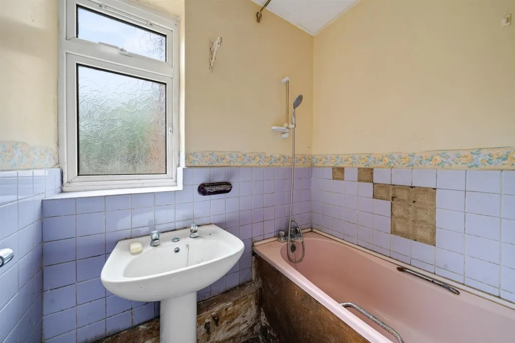 Court Road, SE9, photo 7