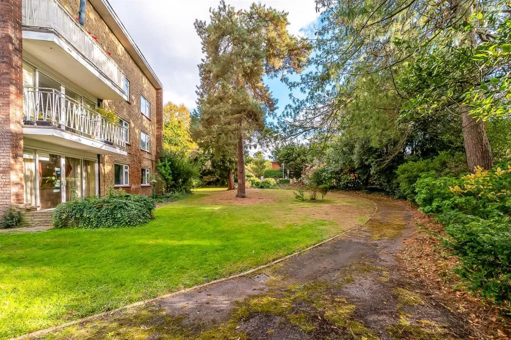 Court Road, SE9, photo 12