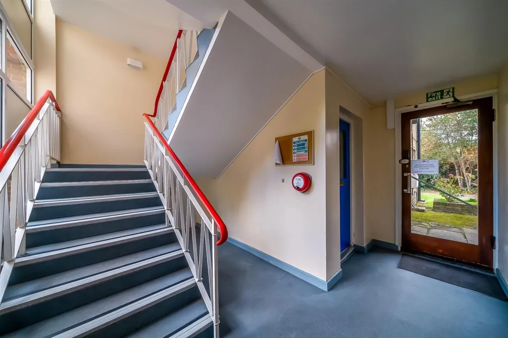 Court Road, SE9, photo 10