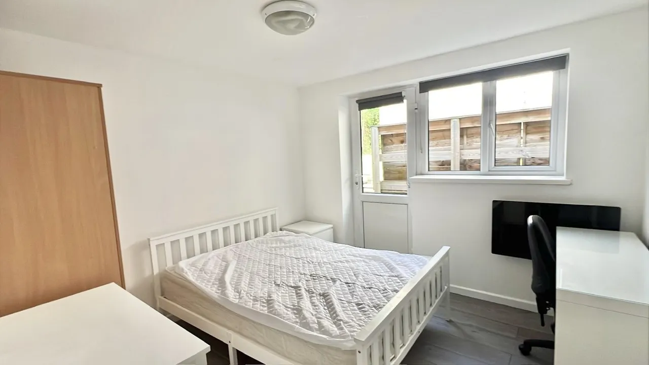 Wavell Way, Winchester, SO22, photo 6