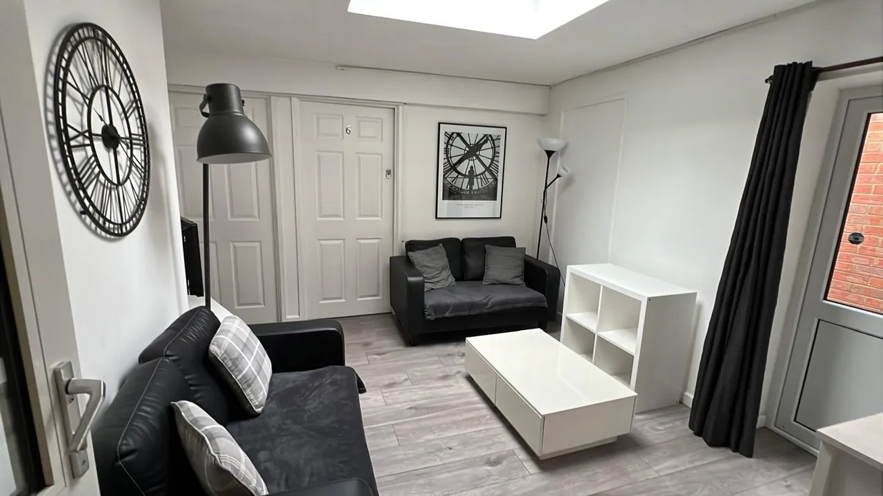 Wavell Way, Winchester, SO22, photo 3