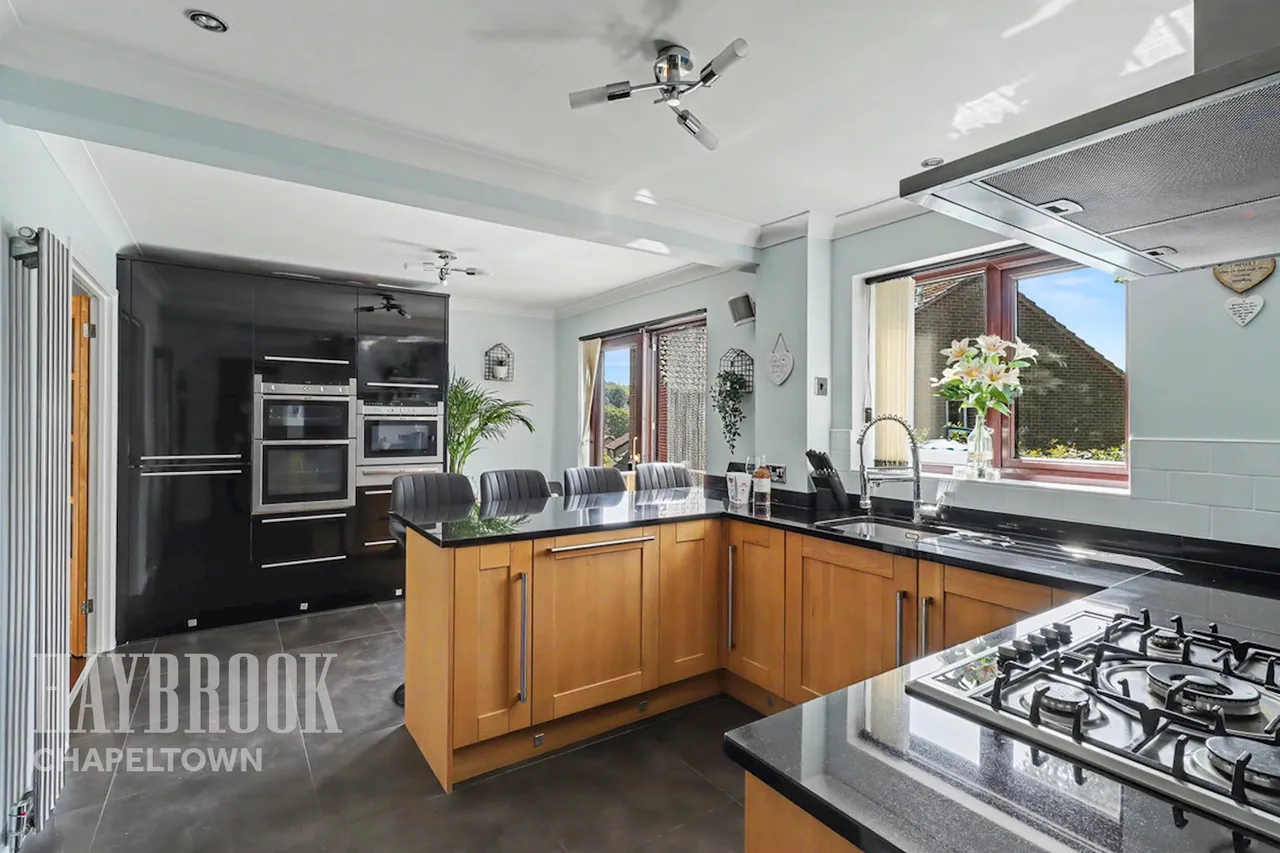 Thorpefield Drive, Rotherham, photo 4