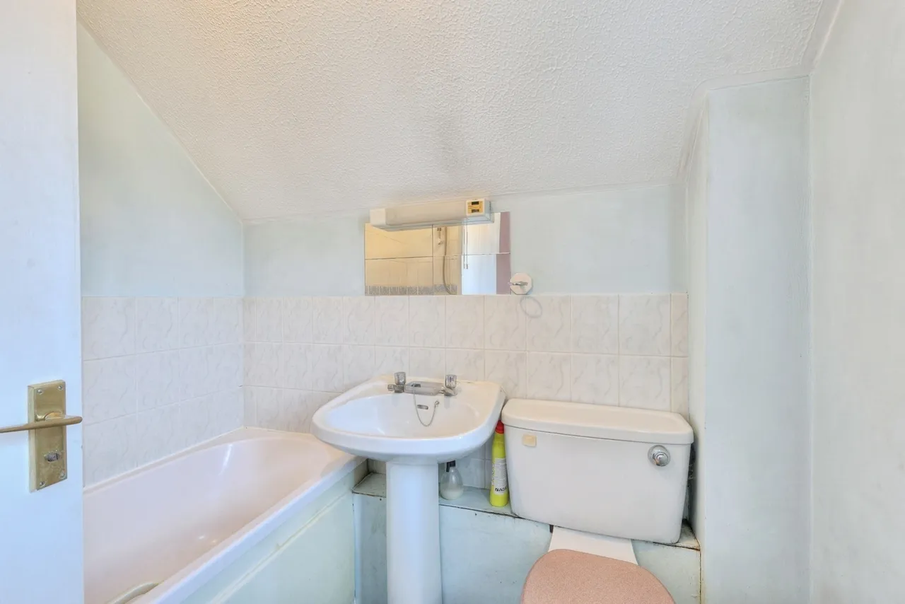 Rochelle Way, NORTHAMPTON, Northamptonshire, NN5, photo 11