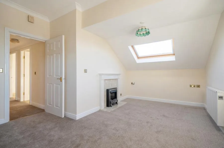 Round Hill Meadow, Great Boughton, CH3, photo 13