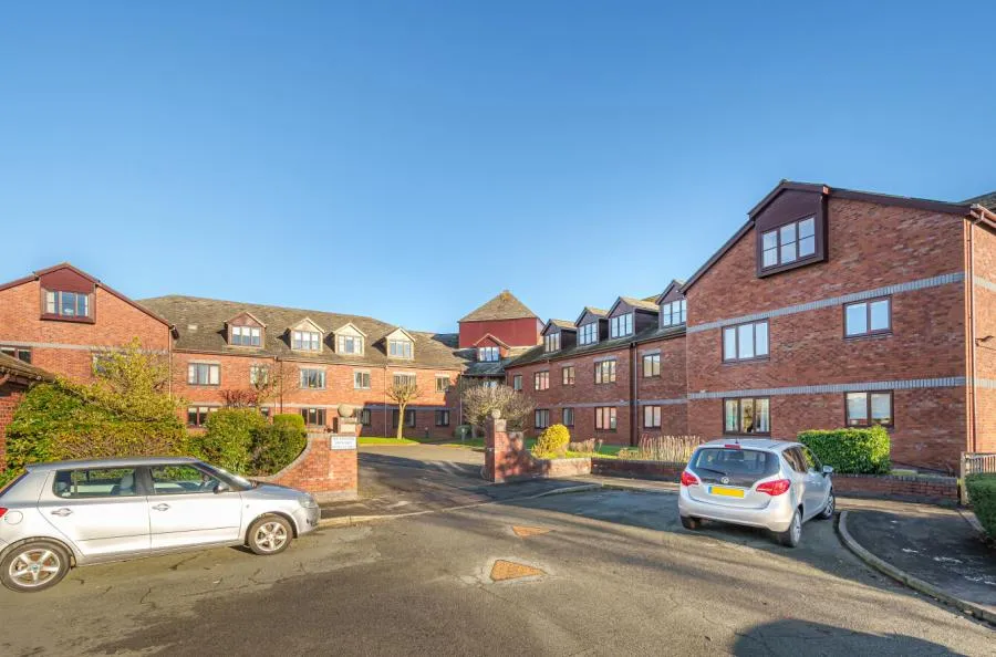 Round Hill Meadow, Great Boughton, CH3, photo 20
