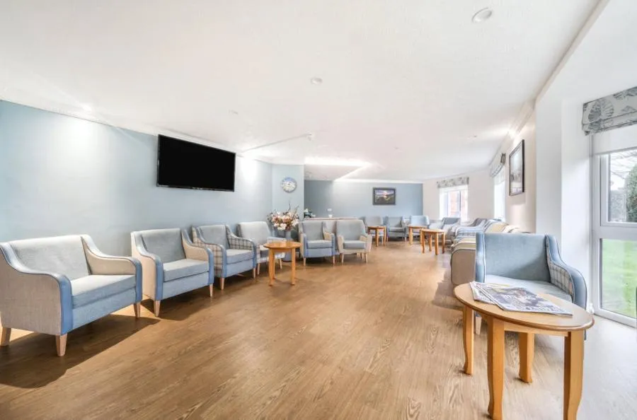Round Hill Meadow, Great Boughton, CH3, photo 10