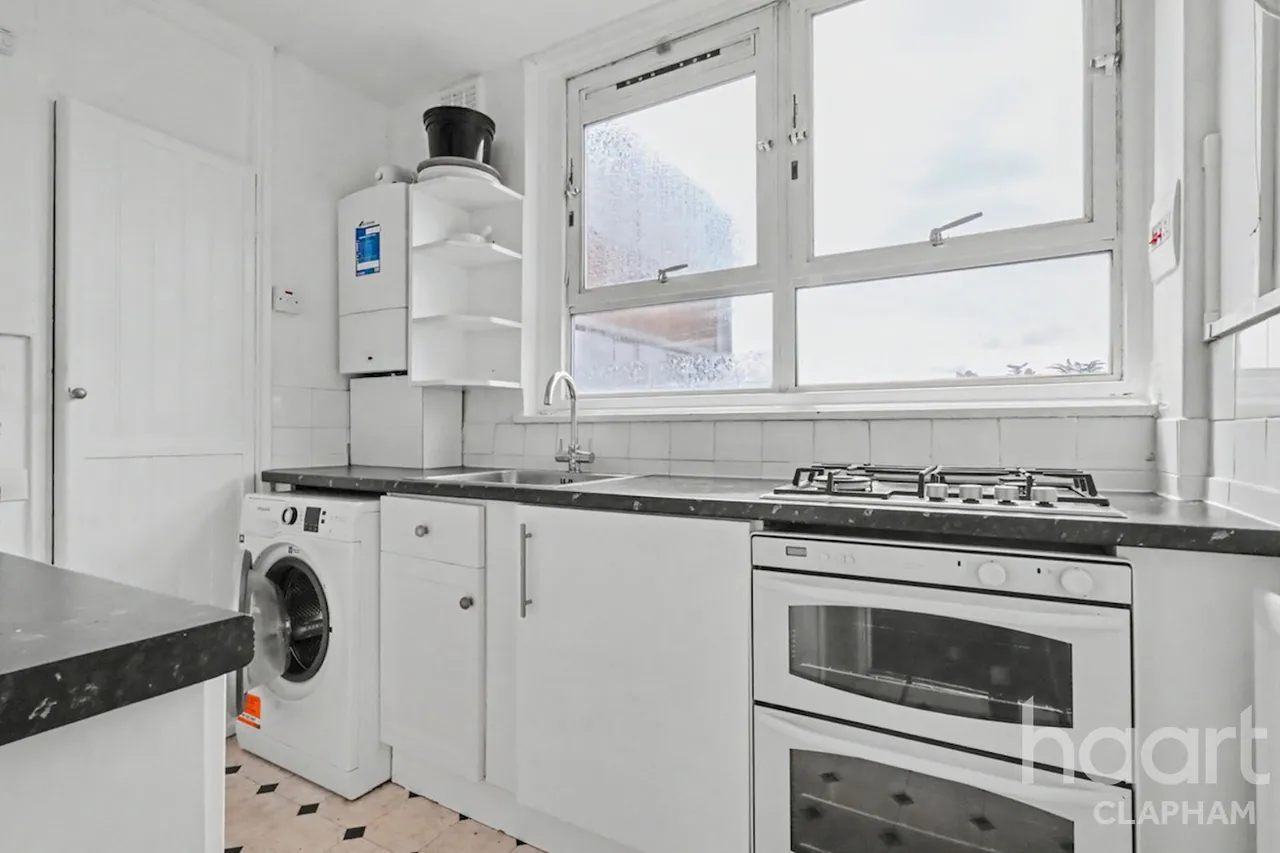 Stapleford Close, SW19, photo 3