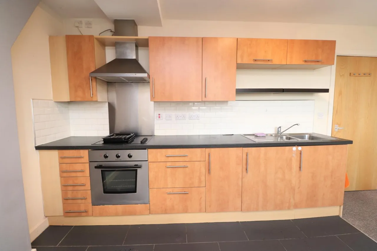 Rodley Lane, Leeds, LS13, photo 4