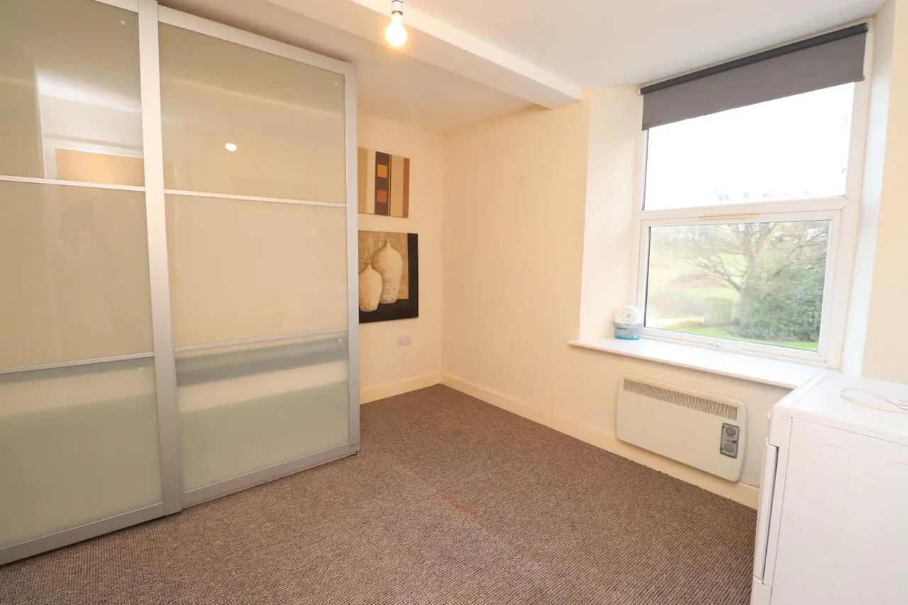 Rodley Lane, Leeds, LS13, photo 5