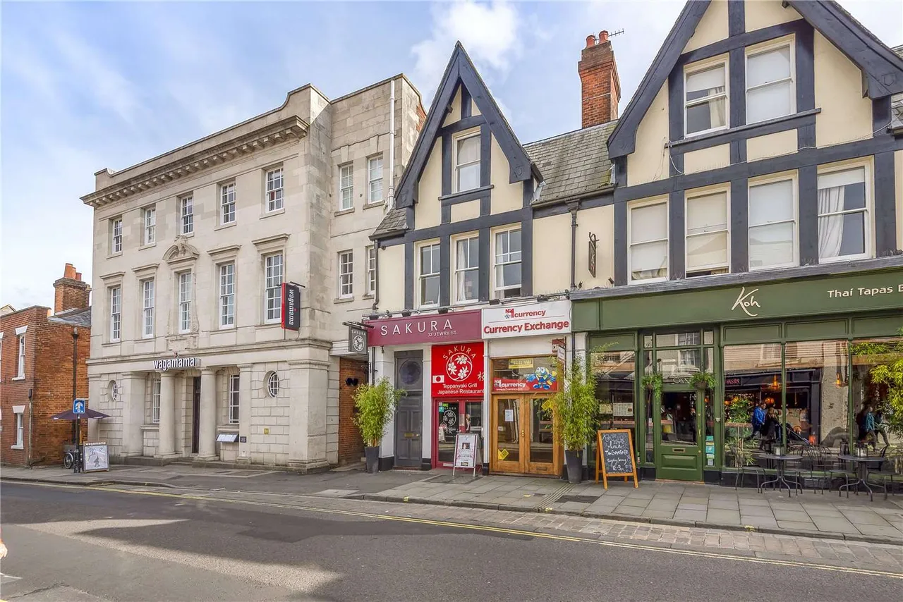 2 bed flat to rent, Jewry Street, Winchester, SO23