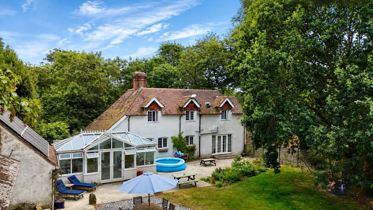 4 bed house for sale — Stockbridge Road, Timsbury, Romsey, SO51 0NB
