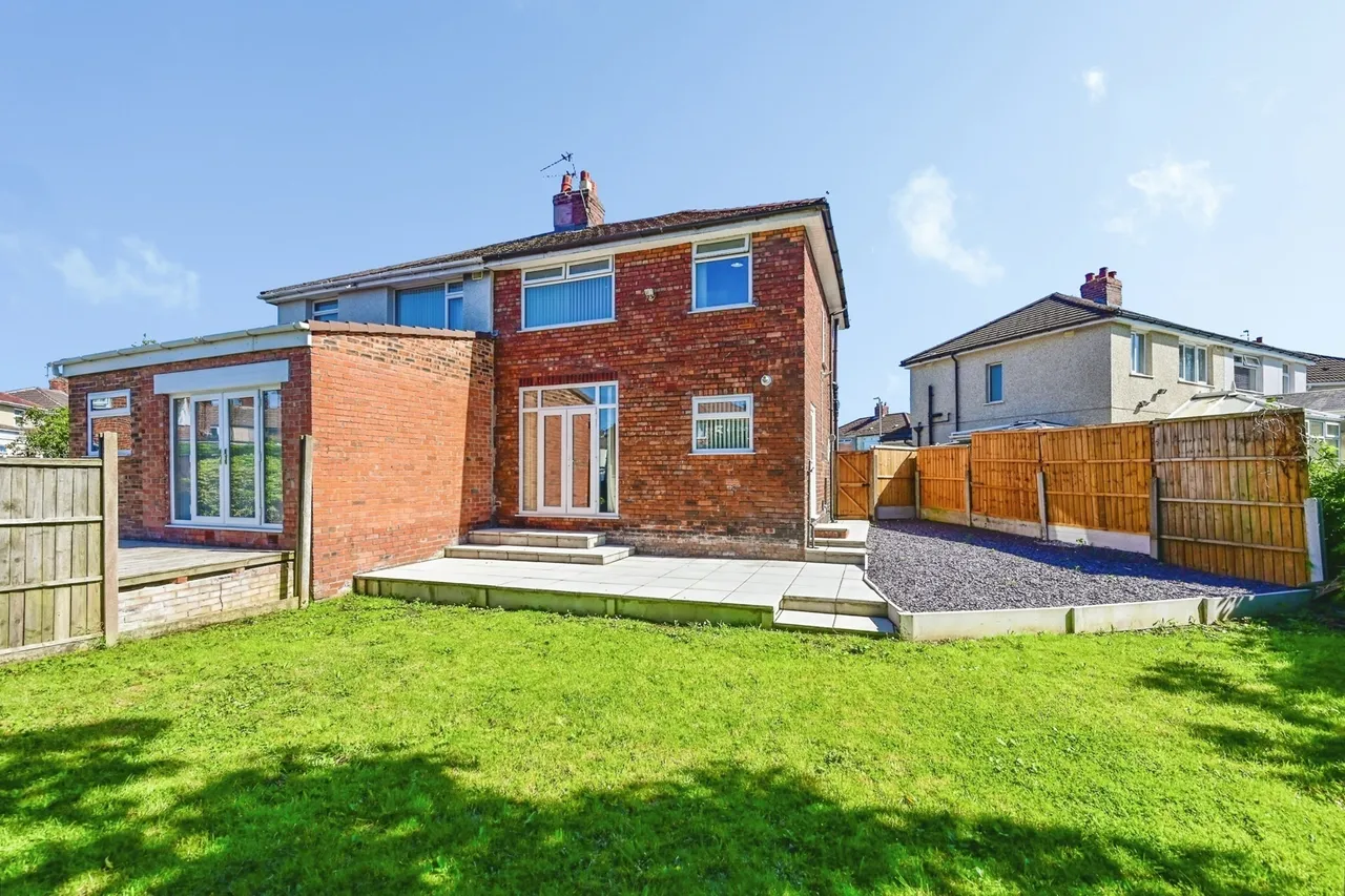 Cedar Grove, Maghull, L31, photo 17