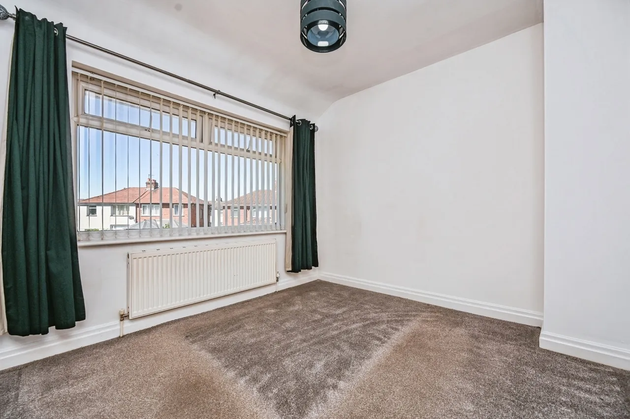 Cedar Grove, Maghull, L31, photo 11