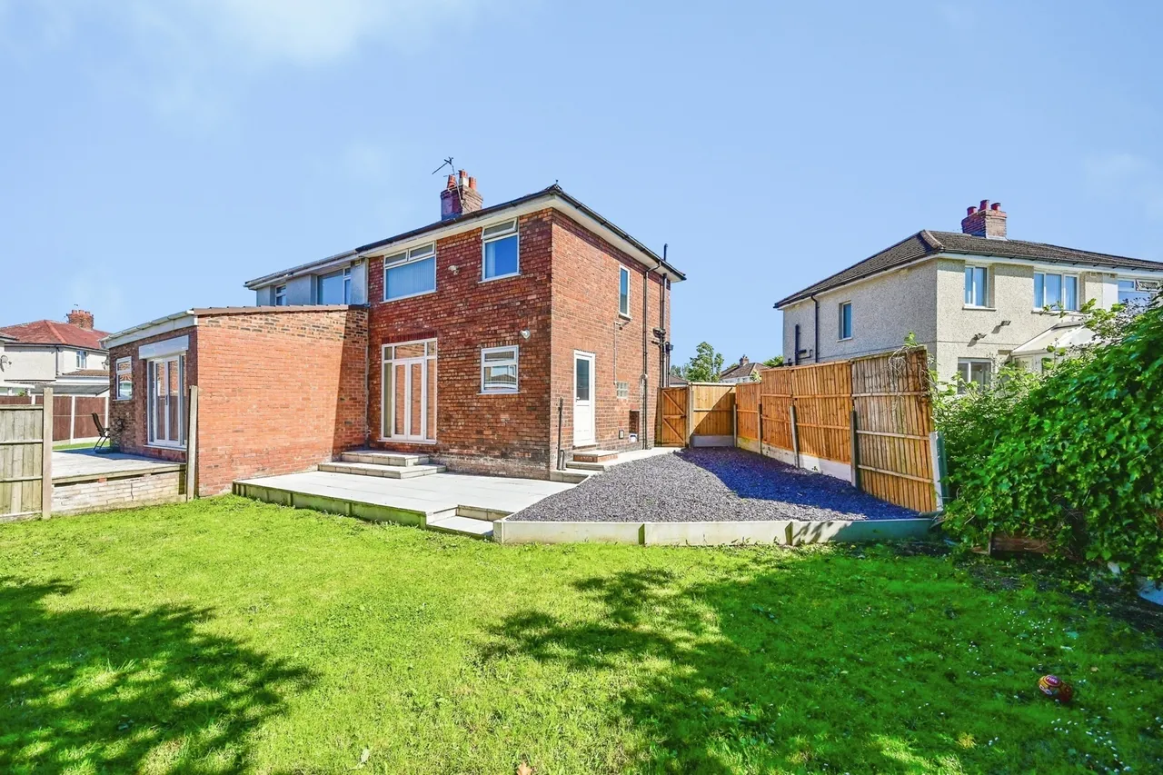 Cedar Grove, Maghull, L31, photo 15