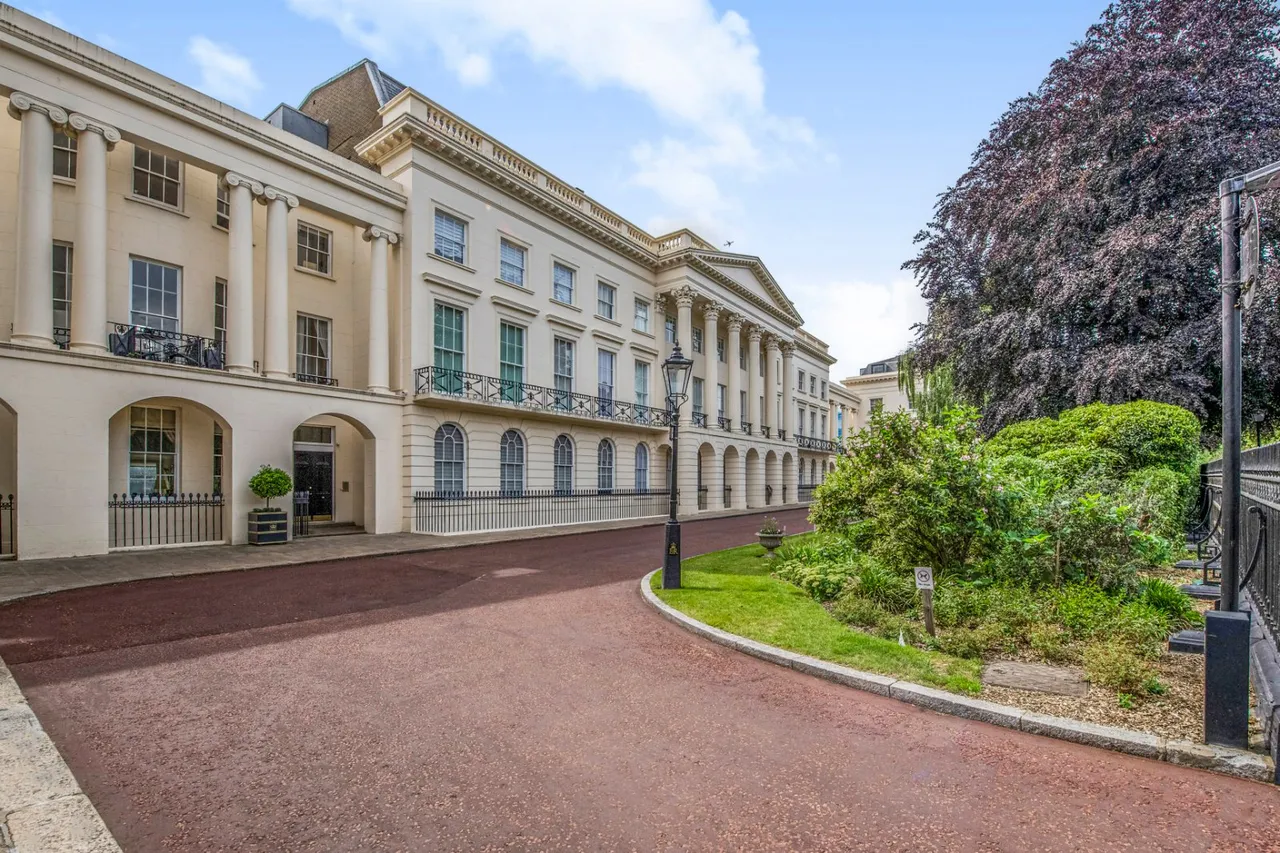 3 bed flat to rent, Clarence Terrace, Regent's Park, NW1