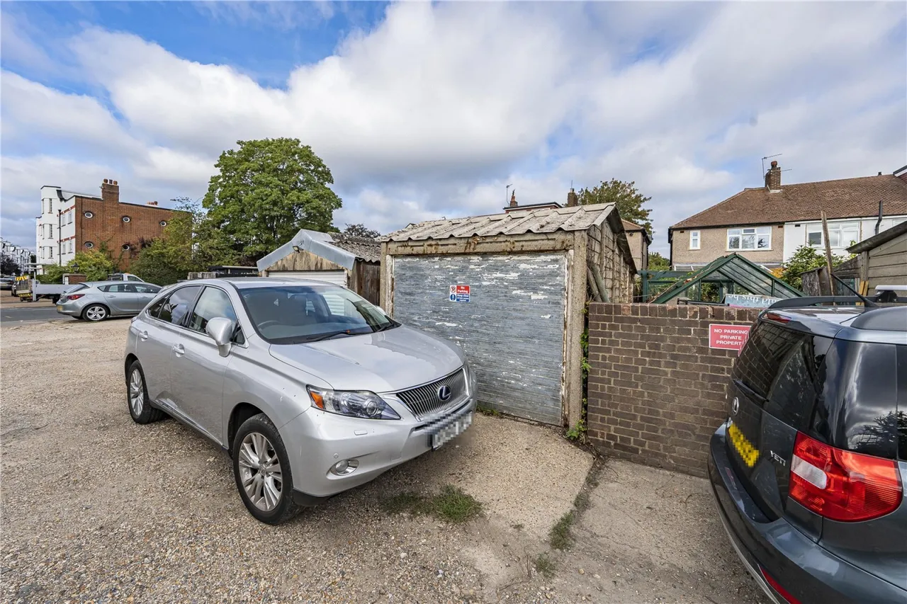 Bushey Road, London, photo 11