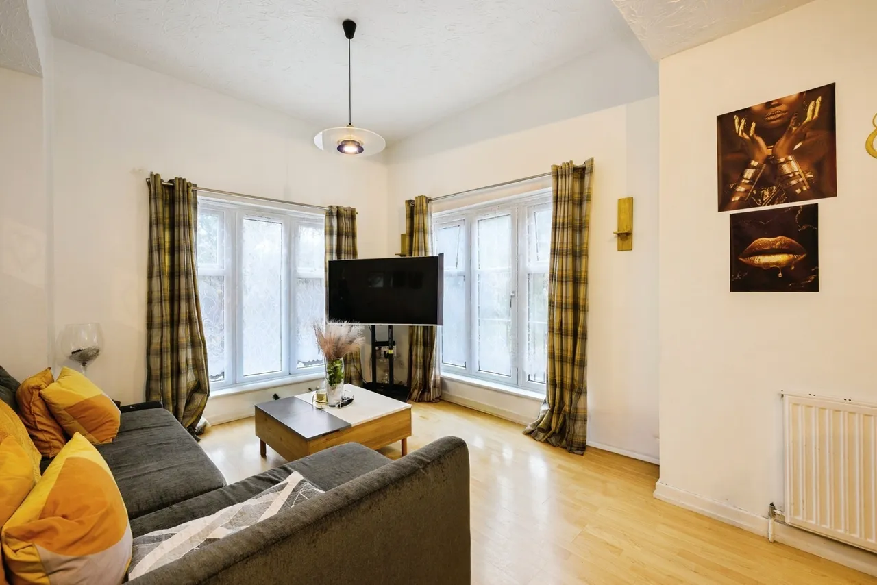 2 bed flat for sale — Godstone Road, Kenley, Surrey, CR8