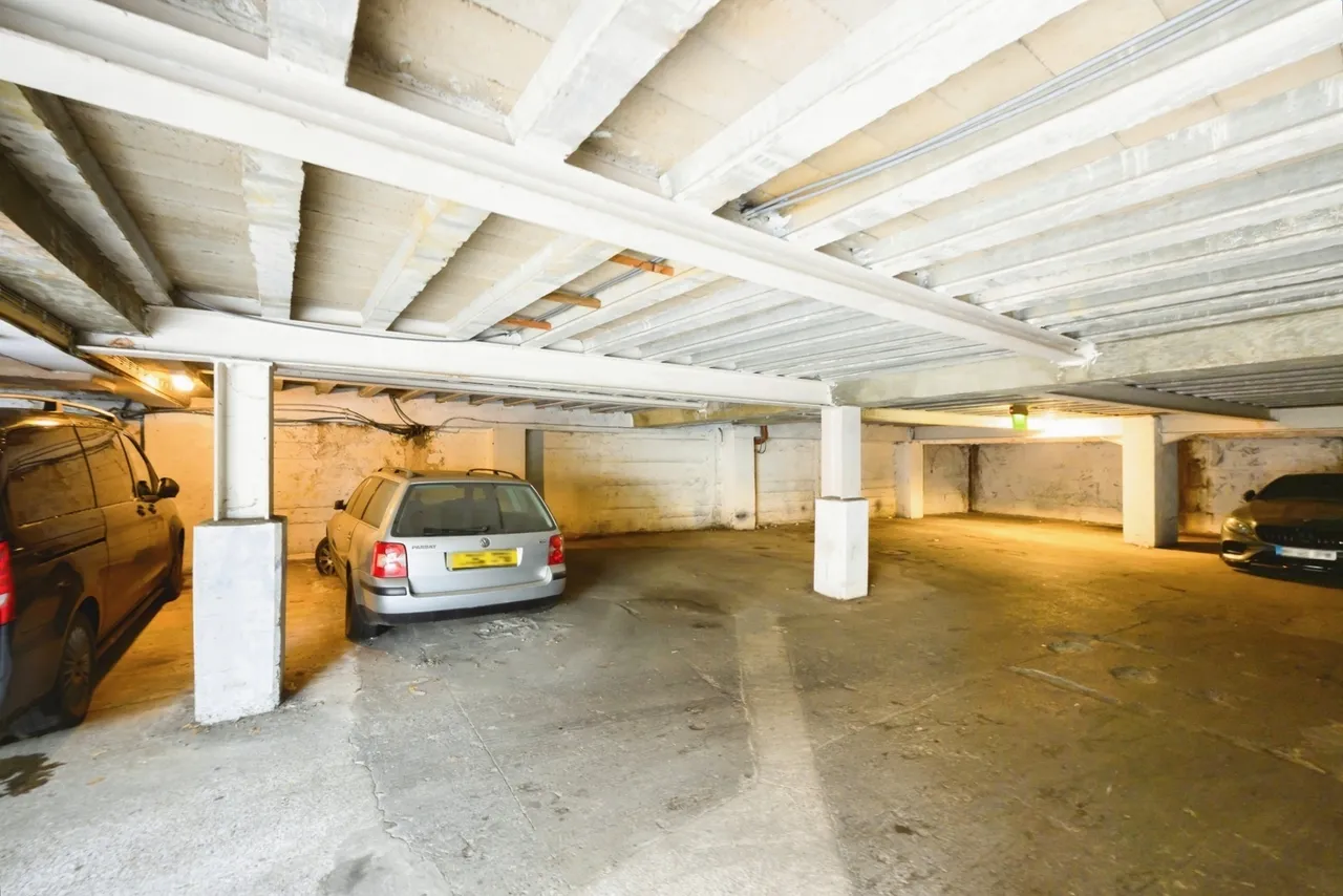 Godstone Road, Kenley, Surrey, CR8, photo 11
