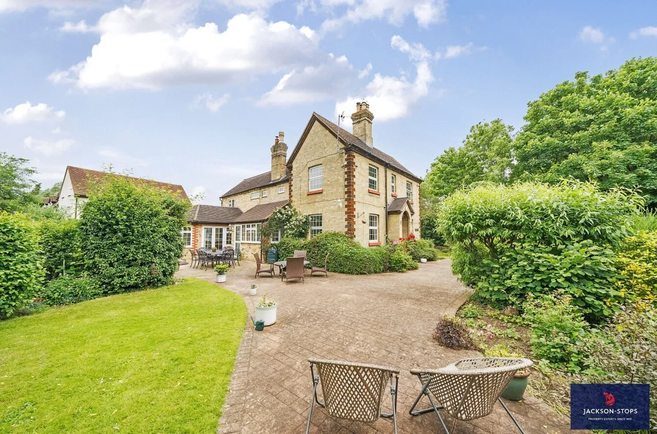 5 bed property for sale, Clophill Road, Silsoe, MK45