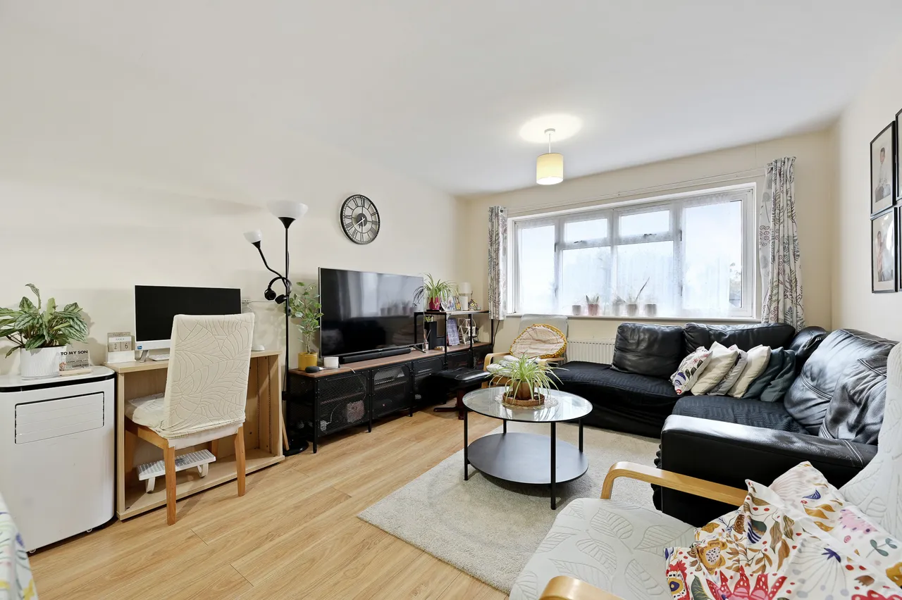 Downing Close, Harrow, HA2, photo 4