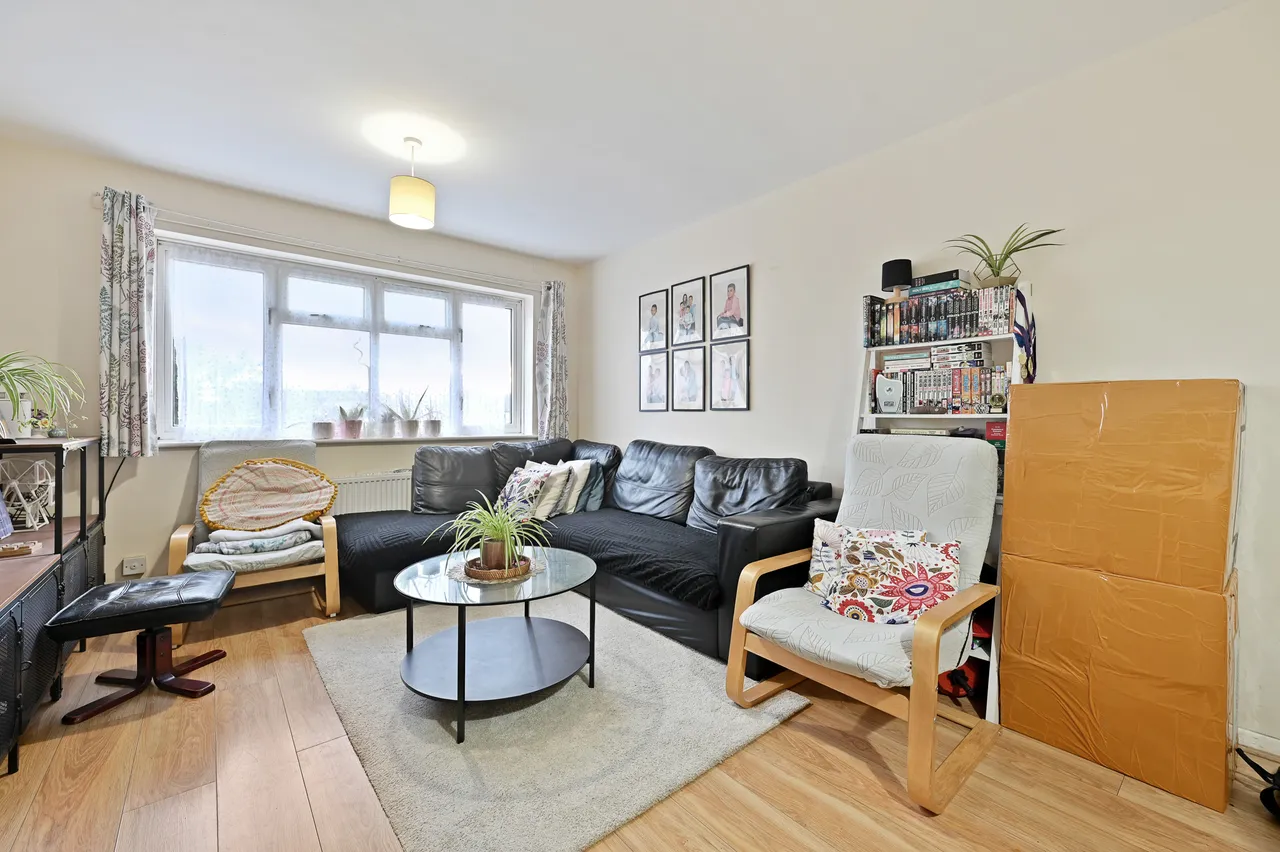 Downing Close, Harrow, HA2, photo 3