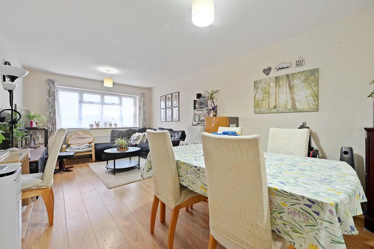 Downing Close, Harrow, HA2, photo 2