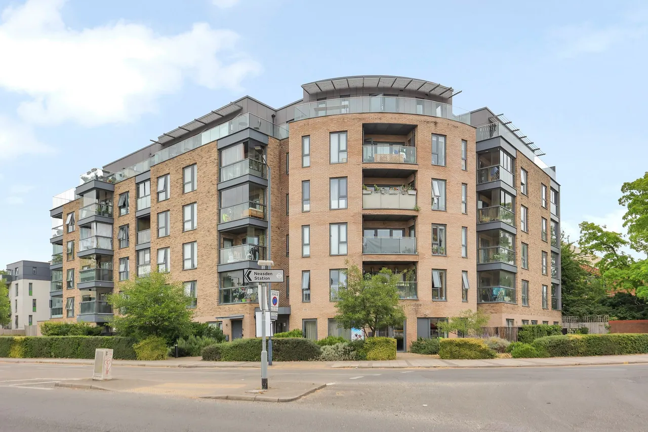 1 bed flat for sale, Neasden Lane, London, NW10