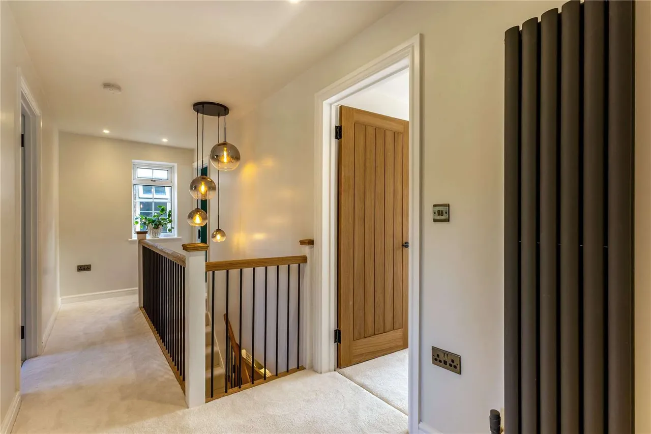 Crown Road, Virginia Water, GU25, photo 7