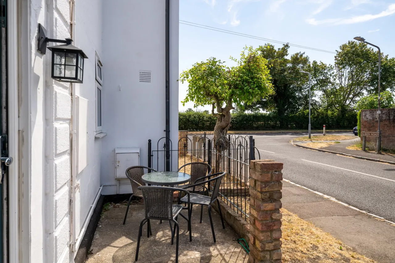 Marsworth Road, Pitstone, photo 18