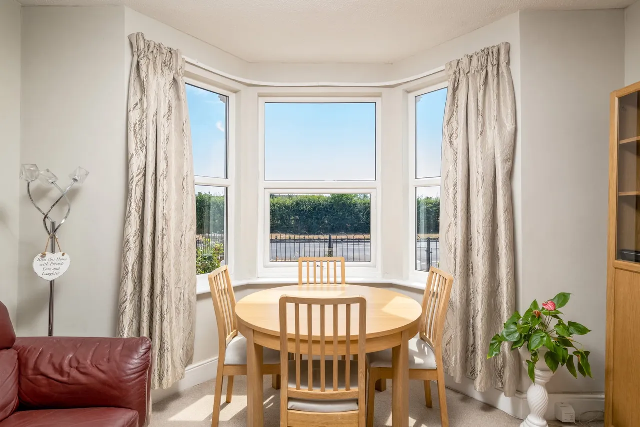 Marsworth Road, Pitstone, photo 11
