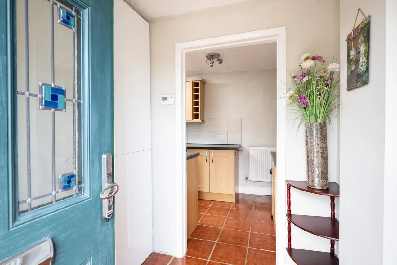 Marsworth Road, Pitstone, photo 6