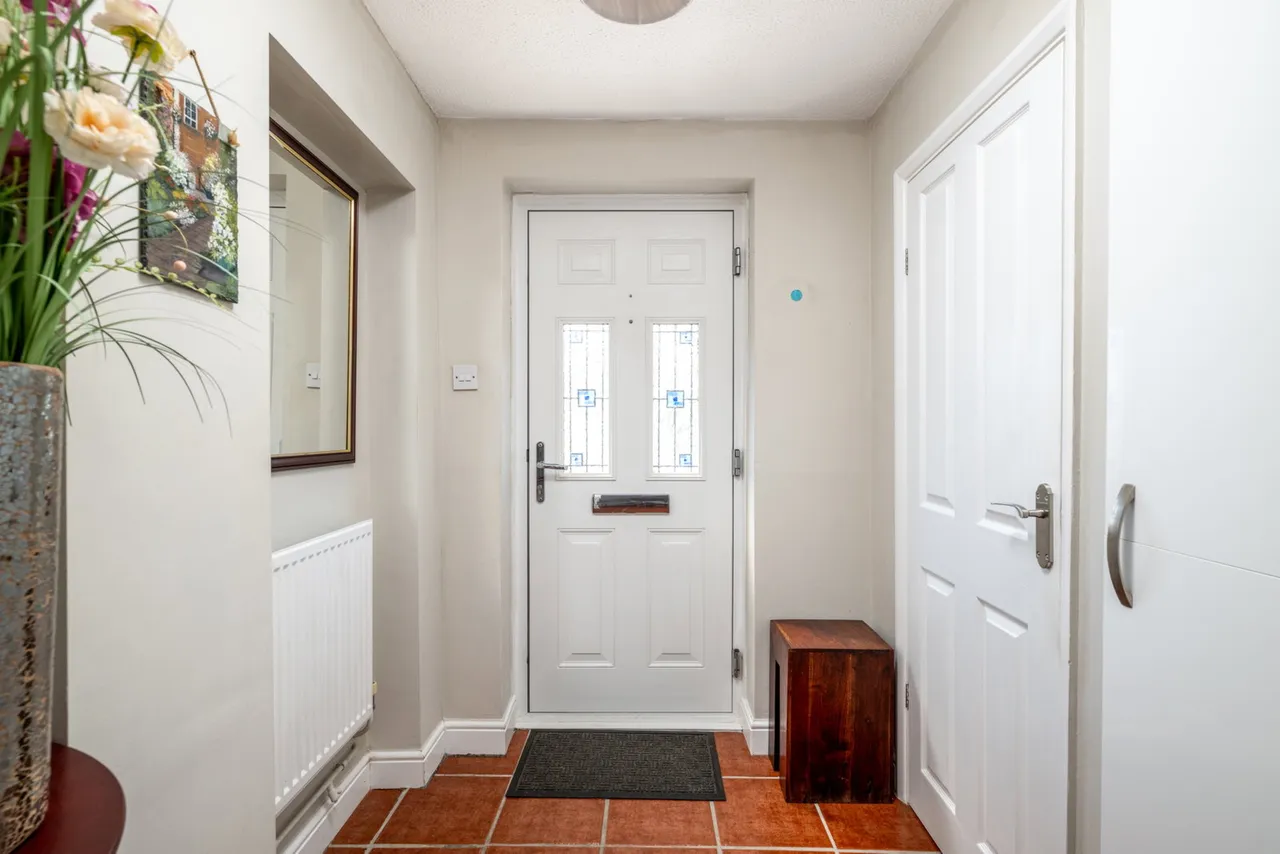 Marsworth Road, Pitstone, photo 8