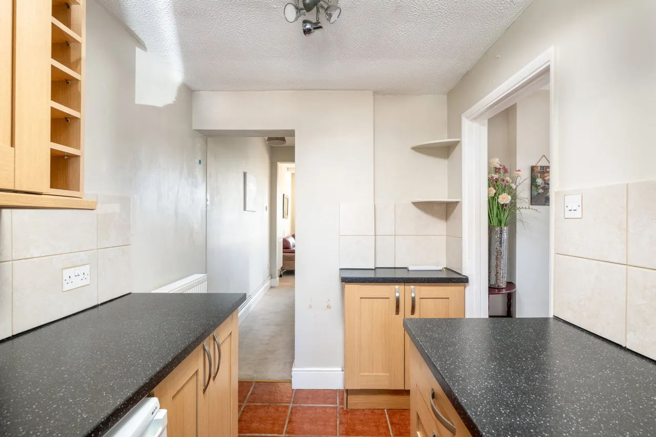 Marsworth Road, Pitstone, photo 7